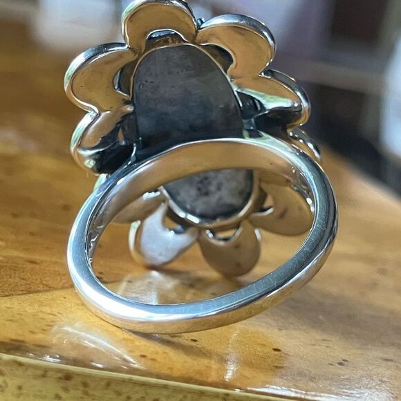 Genuine White Buffalo Sterling Silver Ring Size 7 - Picture 5 of 9